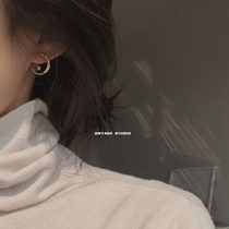 Lukewarm Wind Small Crowddesign Sensation Crescent Ear Nail Female Personality Comeback Simple Removable Insert Earrings Earrings Earrings 100 hitch