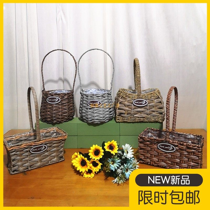 The new pastoral craft of pastoral craft woven flowers and green walls of carrots and beard-wall hang handcuff basket