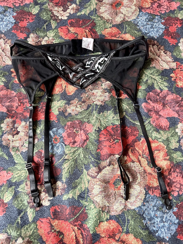 European and American Style Sexy Wave Pattern Satin Lace Mesh Breathable Women's Garter Belt and Stocking Clips