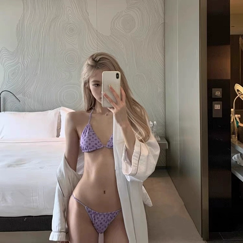 Купальник, сексуальный ремень, популярно в интернете