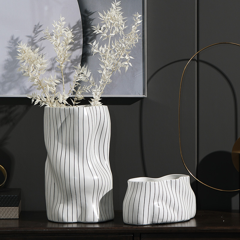 Rain tong household minimalist villa clubhouse designer line flower implement cylinder ceramic vases, furnishing articles