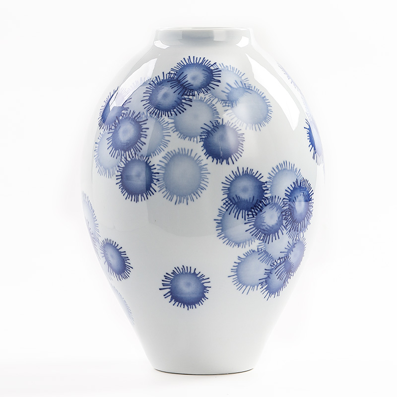 Jingdezhen rain tong household heat household minimalist designer tattoo art ceramic vase of blue and white porcelain vase