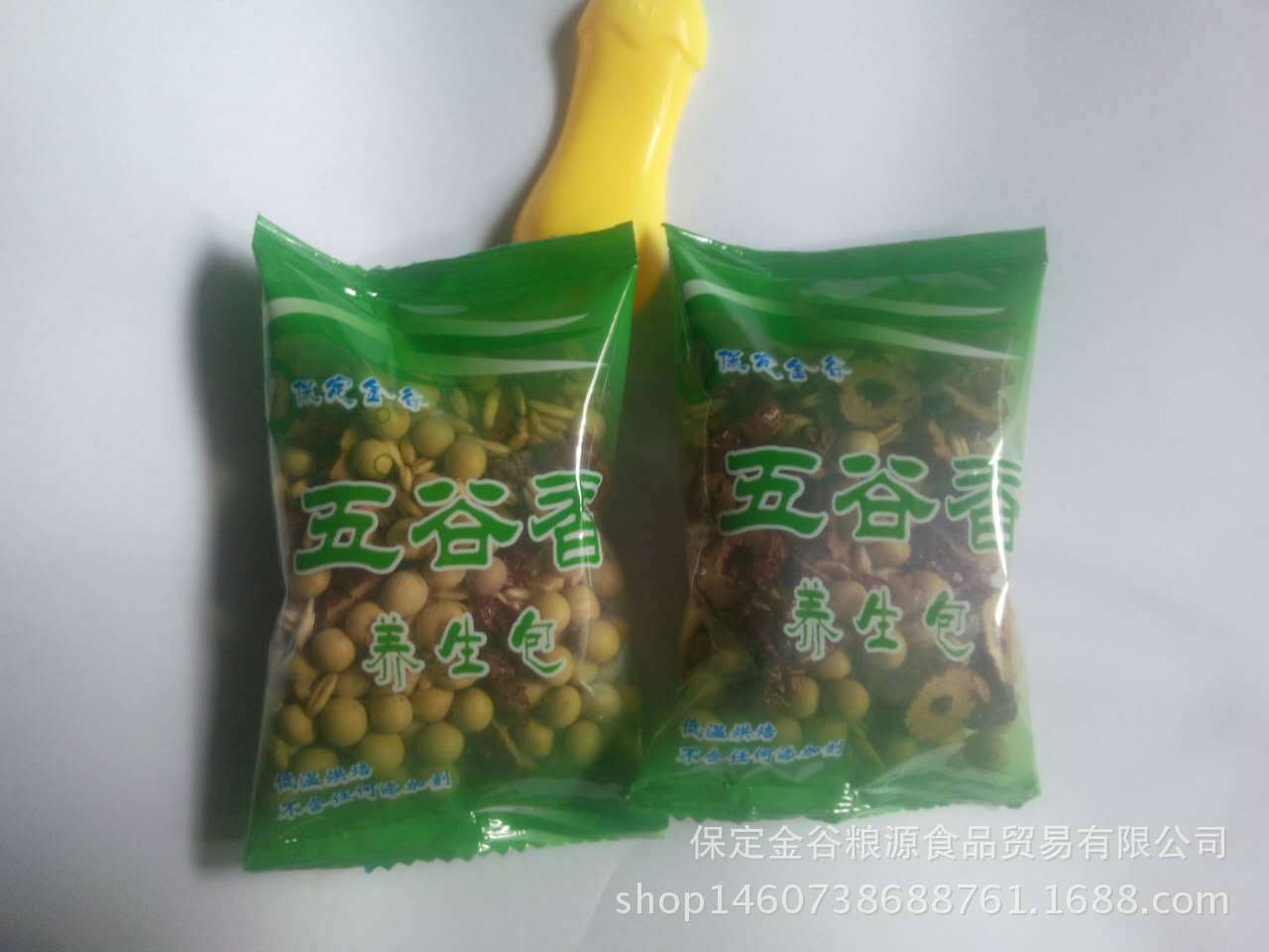 Low-temperature roasted red dates and red bean-flavored bean paste package, 35 grams per bag, full of 36