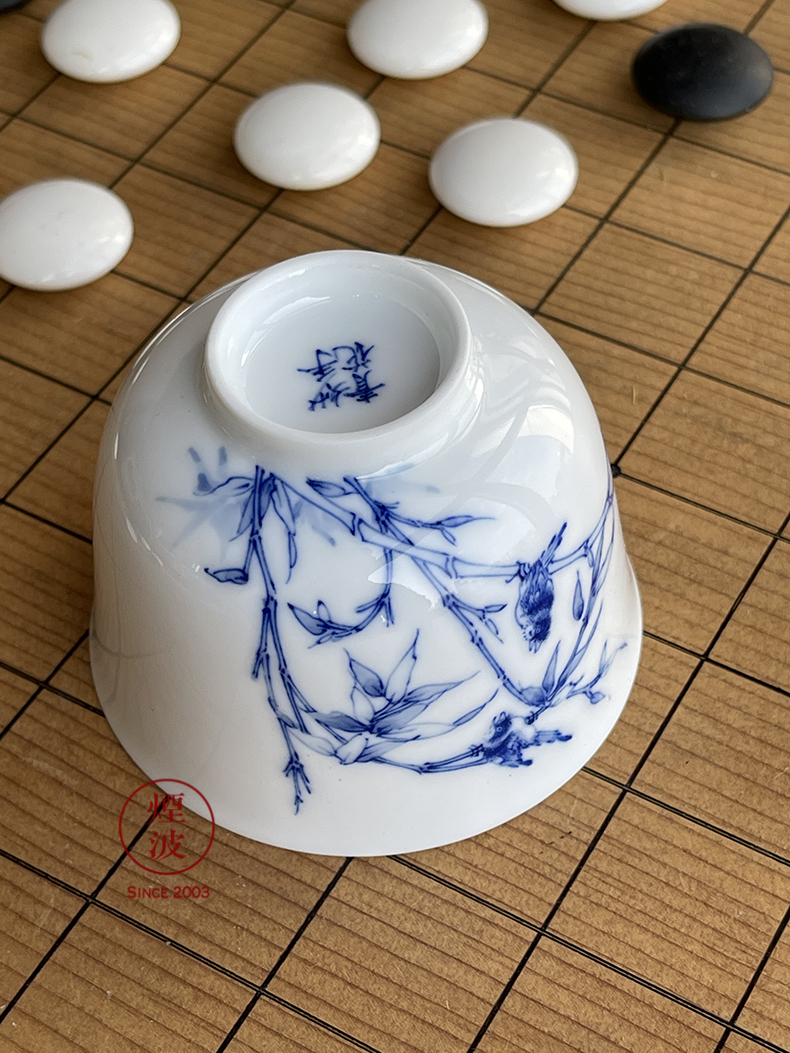 Jingdezhen blue and white flower on bamboo nine calcinations hand - made porcelain hand cup cup sample tea cup