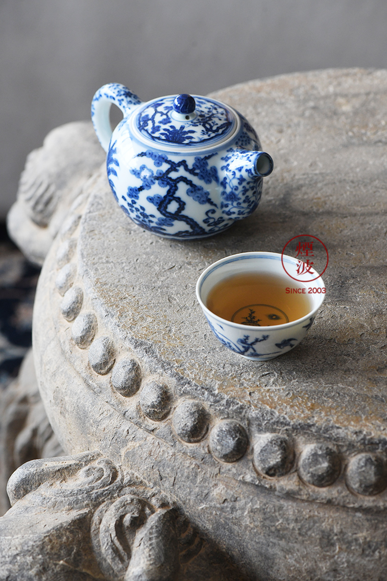 Jingdezhen lesser RuanDingRong made lesser rock peony orchid yan butterfly sample tea cup cup drawing