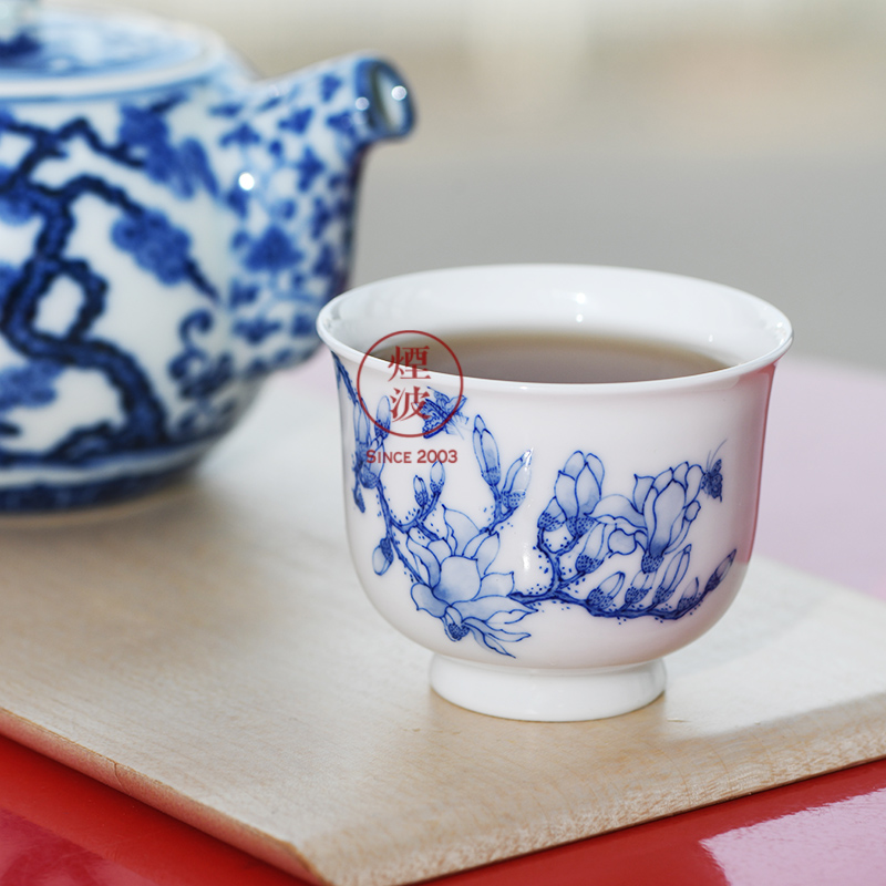 Jingdezhen blue and white flower on bamboo nine calcinations hand - made porcelain hand cup cup sample tea cup