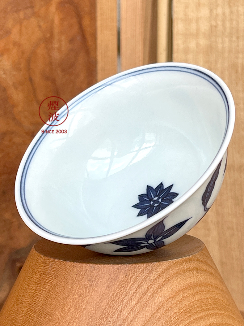 Jingdezhen spring auspicious jade Zou Jun up and imitation Ming blue and white tie up eight new system branch lilies painting sketch cup expressions using