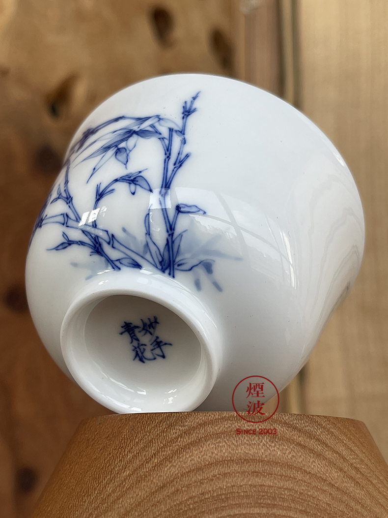 Jingdezhen blue and white flower on bamboo nine calcinations hand - made porcelain hand cup cup sample tea cup