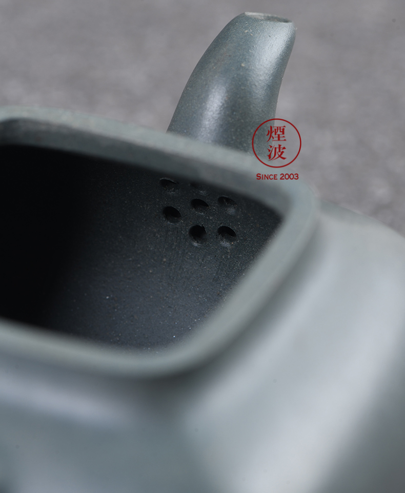 Those yixing it guo - qiang wang pure checking green pass stove teapot 200 ml of the republic of China