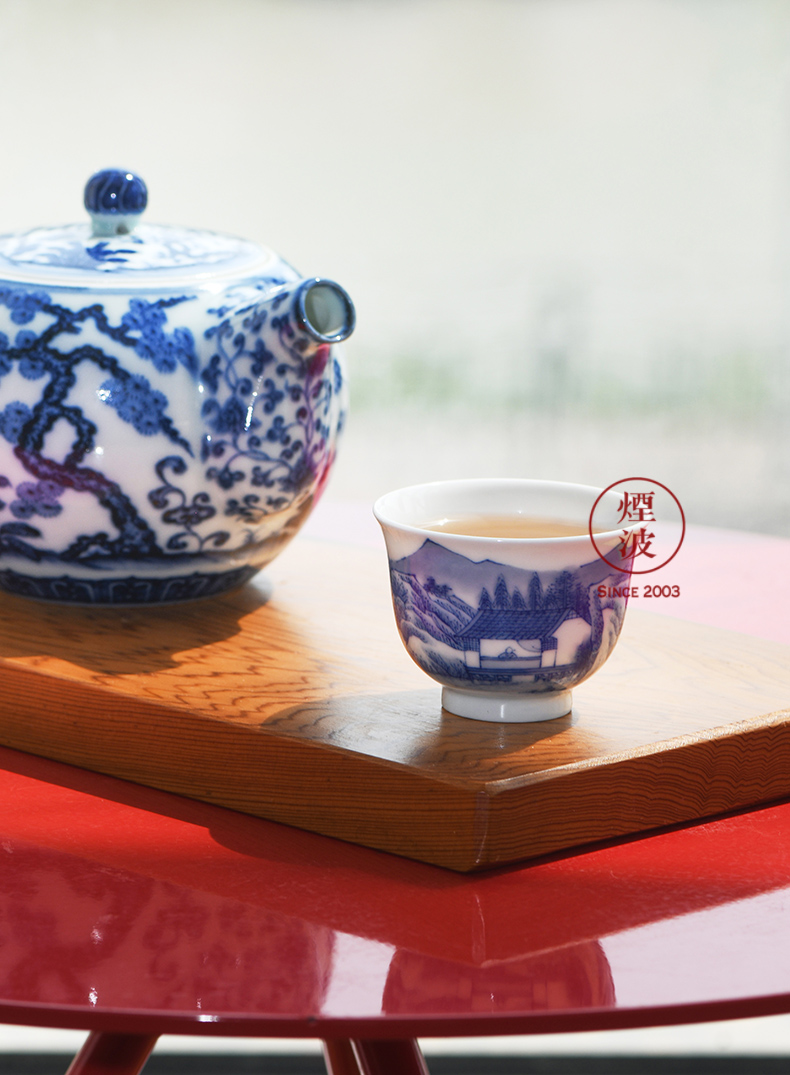 Jingdezhen spring auspicious jade Zou Jun up and the blue and white water rafting hut the bell cup eight new system