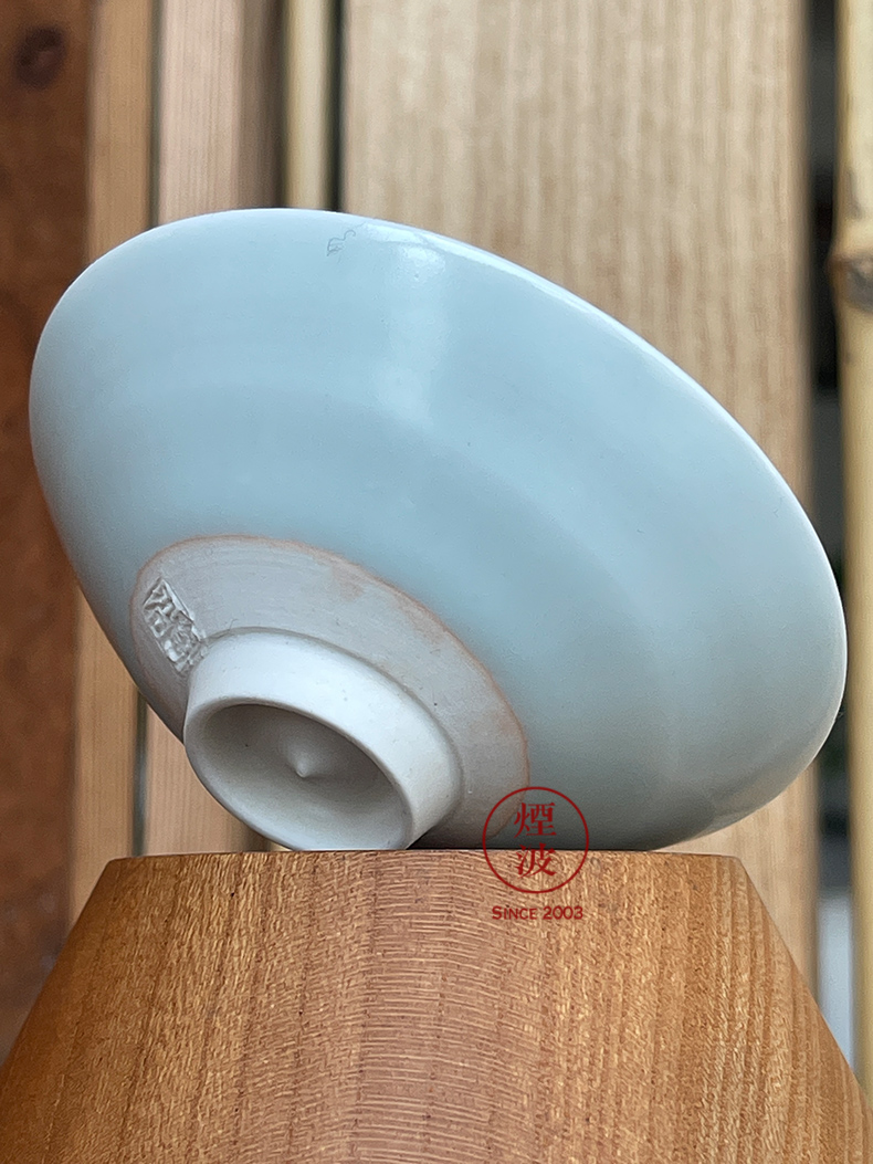 Said 49-year-old kyoko, Japan, the I international ceramic art master deep see instructions Song Yunqing white porcelain shadow blue swallow your porcelain hat to soup