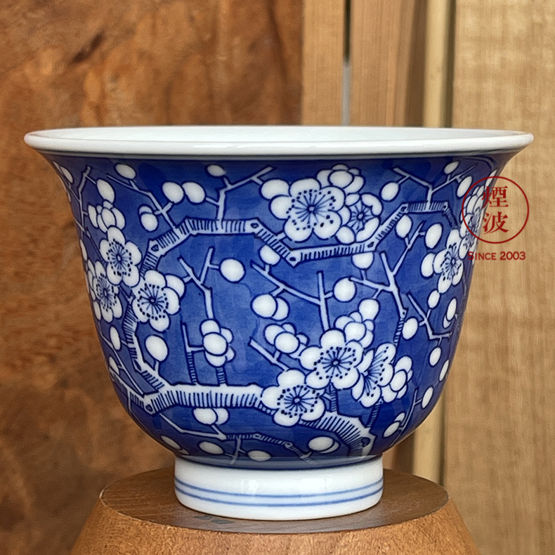 Jingdezhen blue and white blue spring breeze auspicious jade Zou Jun up of eight new system of land ice to crack the name plum flower painting of tea cups