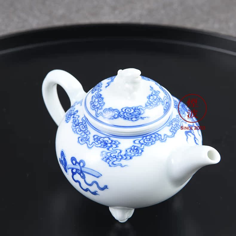 Those jingdezhen lesser RuanDingRong made lesser snow dragon grain beast new three - legged pot CiHu