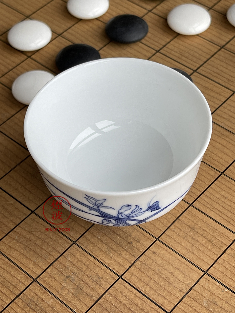 Jingdezhen nine calcinations hand - made blue - and - white porcelain hand refers to butterfly pressure hand cup tea cups