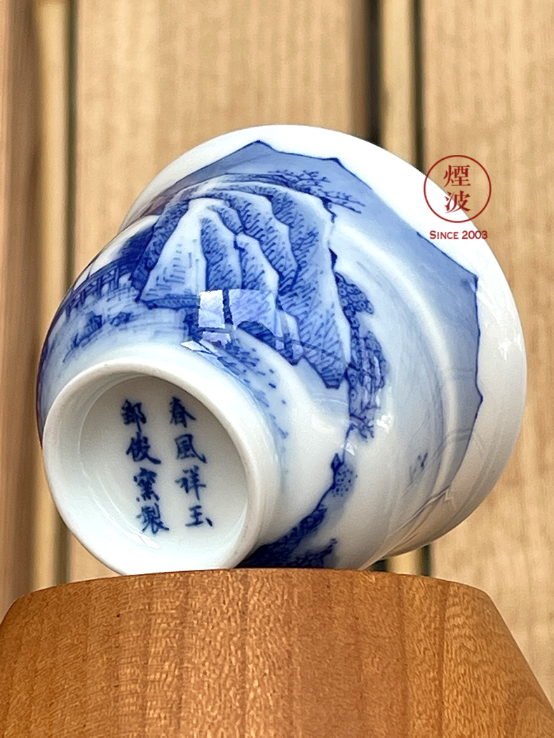 Jingdezhen spring auspicious jade Zou Jun up and the blue and white water rafting hut the bell cup eight new system