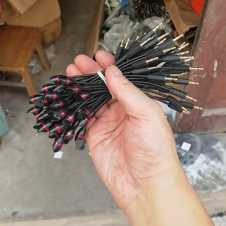 E-sports gaming headset in-ear plug-in and disassembly