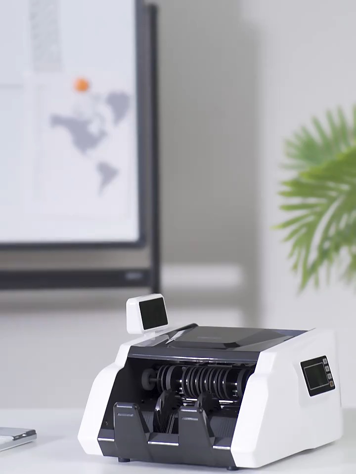 震惊！这款点钞机居然能够够以“说话”？得力新版智能以验钞机测评来了。