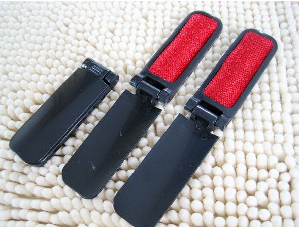 Bàn chải tĩnh điện mini có thể gập lại Quần áo cầm tay hút bụi và bàn chải dính Bàn chải tĩnh điện để chải Bàn chải - Hệ thống giá giặt máy cắt lông xù quần áo tốt