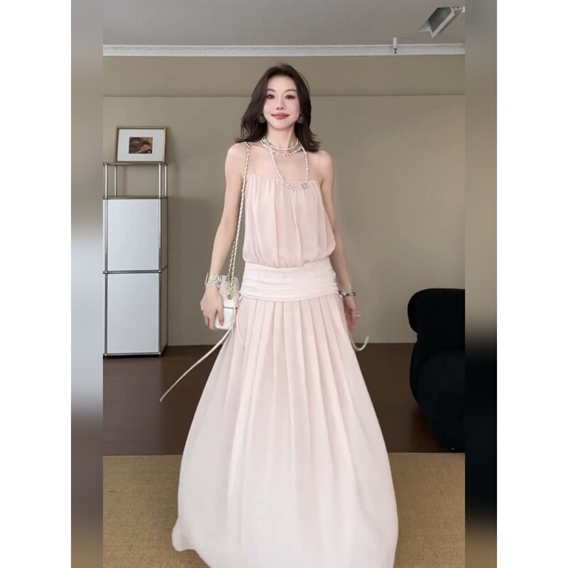 Pink Mesh Suspender Dress for Women, Summer Seaside Vacation, Pure and Elegant, Waist-Cinching, Very Pretty, Pleated Long Skirt Pink Mesh Suspender Dress for Women, Summer Seaside Vacation, Pure and Elegant, Waist-Cinching, Very Pretty, Pleated Long Skirt