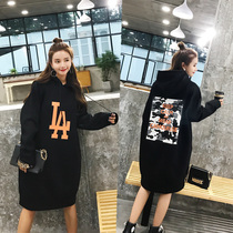 Gestational maternity dress with long style Garn thickened with cap jacket Autumn winter Fashion style Han version Chaoma dress dress
