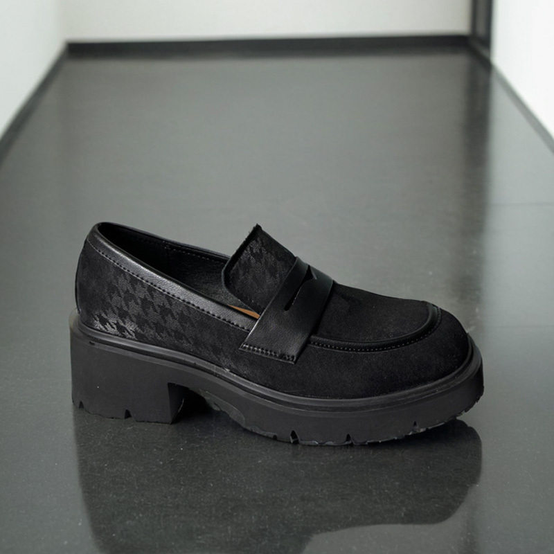 European and American Thick-Soled Loafers, Two-Layer Leather, British Style, Slip-On, Retro, Height-Increasing, Chunky Heel Shoes, Large Size for Women European and American Thick-Soled Loafers, Two-Layer Leather, British Style, Slip-On, Retro, Height-Increasing, Chunky Heel Shoes, Large Size for Women