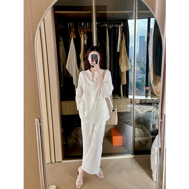 New Chinese-Style White Shirt Suit for Women, 2025 Autumn Style, Age-Reducing, Elegant and High-End, Long-Sleeved Shirt, Casual Two-Piece Set