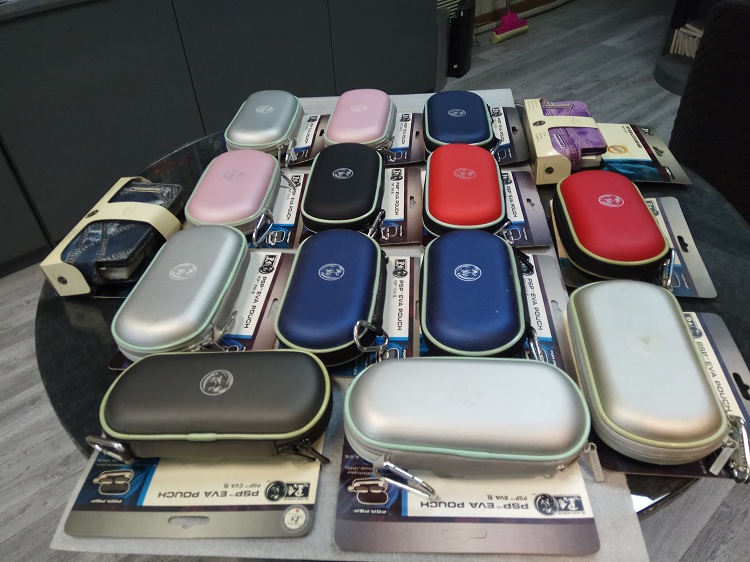 Túi cứng PSP mới màu đen thương hiệu (loại 1k, 2k, 3k được áp dụng) có thể đặt rất nhiều thứ nhỏ - PSP kết hợp máy psp giá rẻ