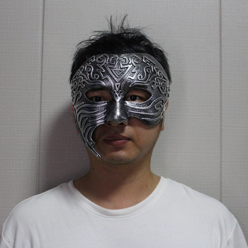 ハロウィンのコスで中国風の映画やテレビの流星が凝縮された砂糖をまねた風の幽霊さんが大人の男性と女性の樹脂マスクとして着飾る