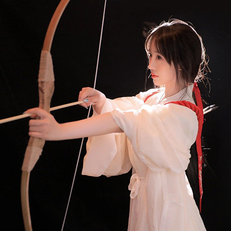 New gods girls Japanese style write theme net red photography of Hanjie clothing photography hand-held arch and arrow blip photography props
