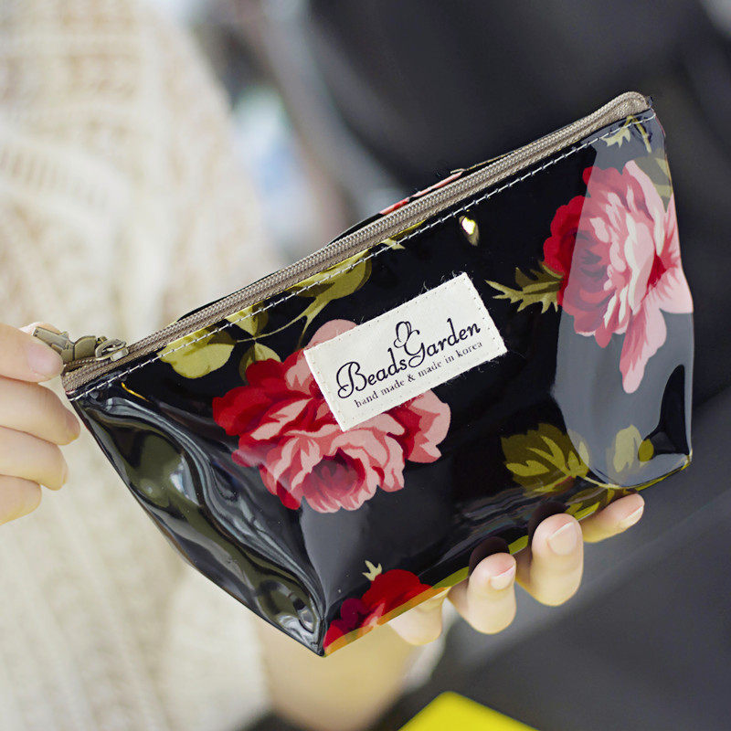 Korea Import Temperament Retro Rose Flower waterproof Makeup Bag bag portable containing bag washing bag