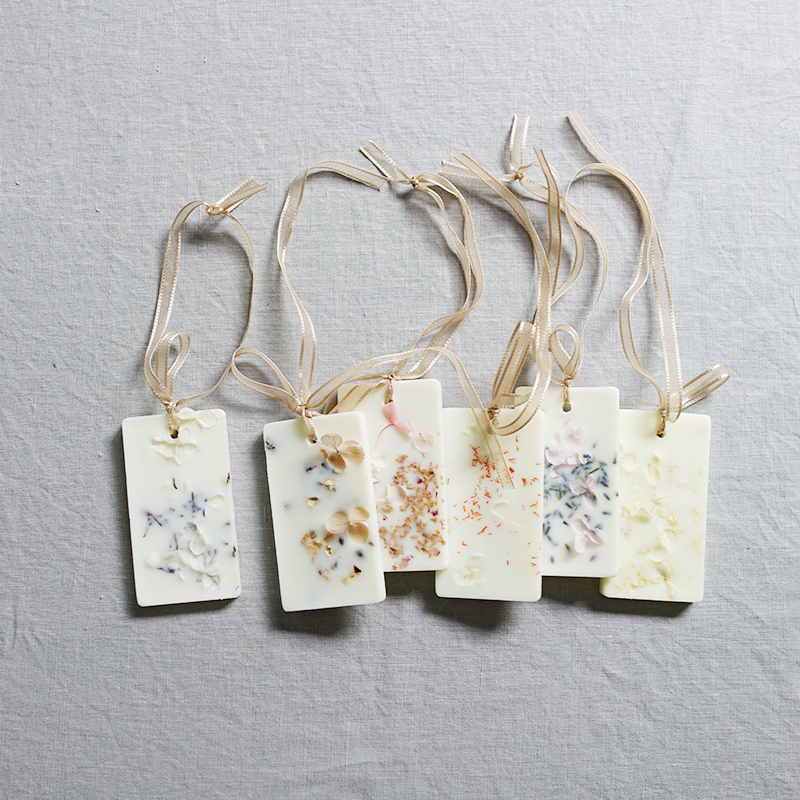 衣柜香薰蜡片：隐形的香气守护者