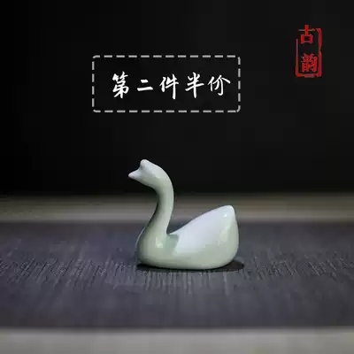 Jingdezhen Yingqing enamel ceramic brush holder Chopstick holder Creative cute little swan household ornaments Four treasures of Wenfang