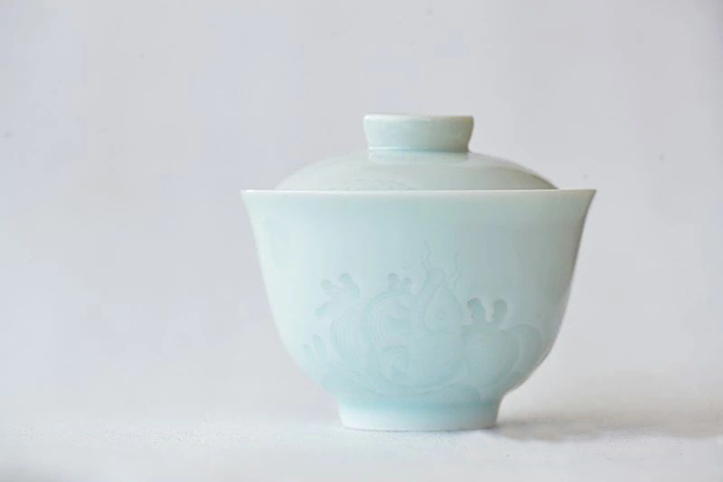 Offered home - cooked shadow blue glaze blue white porcelain in pure hand - carved carp only three tureen jingdezhen ceramic tea cups