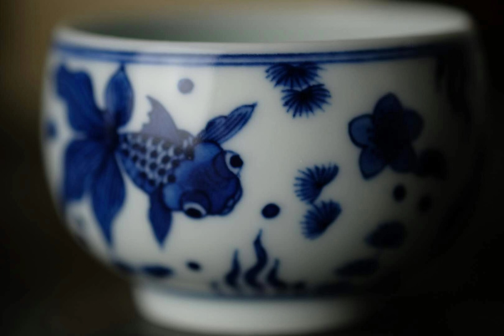 Offered home - cooked view taste good in blue and white goldfish sample tea cup bowl of jingdezhen ceramic tea set manually cups