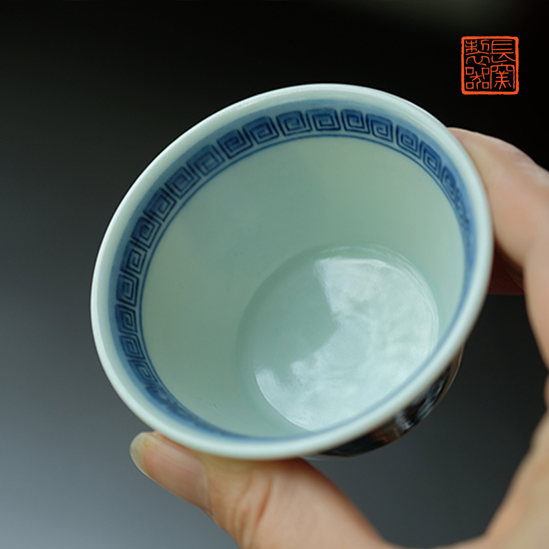 Offered home - cooked in view flavour is blue and white group long - lived cups of jingdezhen ceramic tea set manually master cup sample tea cup