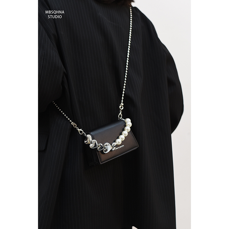 Mbsqhna Niche Retro Mini Bag for Women 2022 New Stylish Lipstick Earphone Bag Chain Crossbody Bag