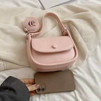 Розовый большой мобильный телефон