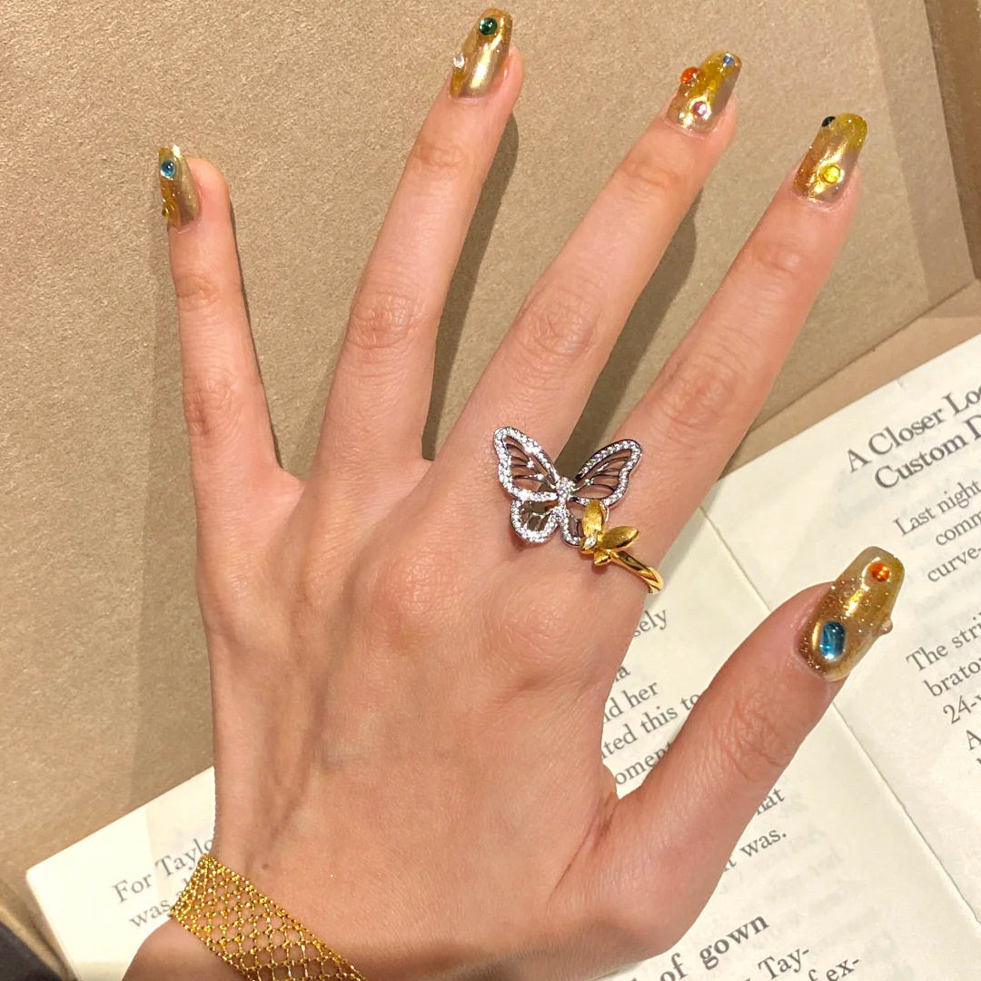 Young retro twin butterfly titanium steel ring for women with light luxury temperament two-color gold butterfly brushed sweet ins fairy style
