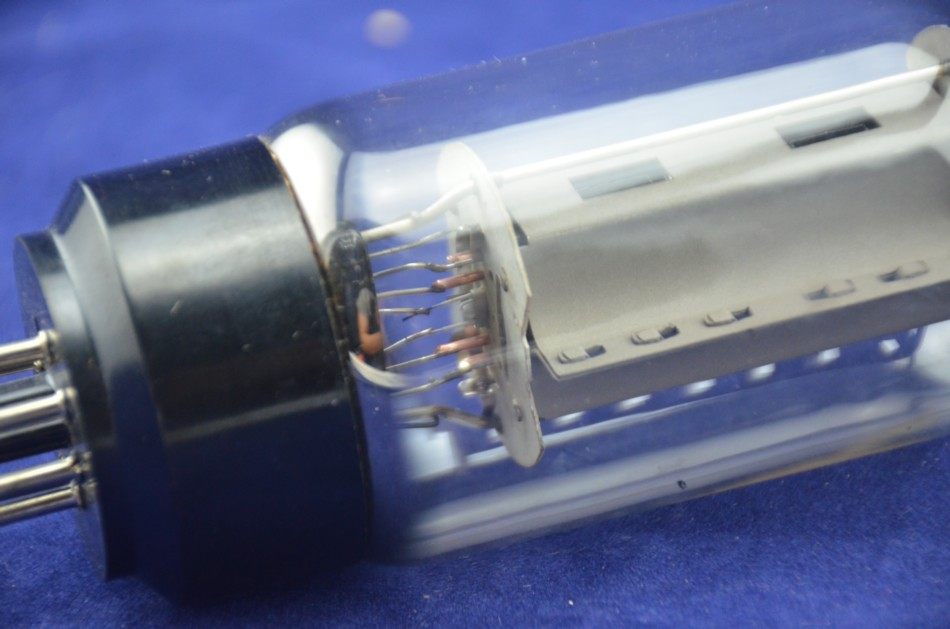 Original box Old Guiguang EL156LX vacuum tube replacement KT88 German wind root structure good sound provides pairing
