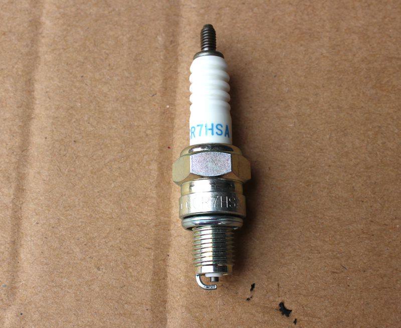 Xindazhou Honda Scooter 50 Free 50 Spark Plug Model CR7HSA Spark Plug 7T Original Factory