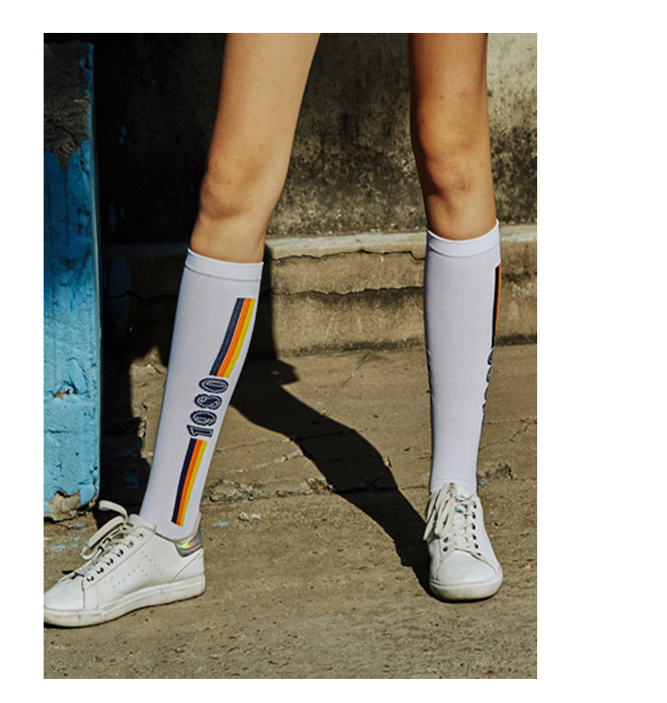 Xiaoxi tập thể dục tại nhà quần áo gốc retro thể thao ống dài bê vớ chạy nén marathon vớ nữ mùa xuân và mùa hè tất hàn quốc