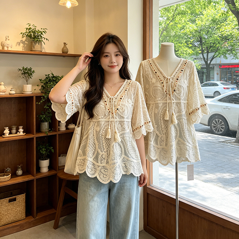 Plus Size French Crochet Embroidered V-Neck Lace Shirt Short-Sleeved Women's 2026 Summer New Style Fat mm Bohemian Style Top
