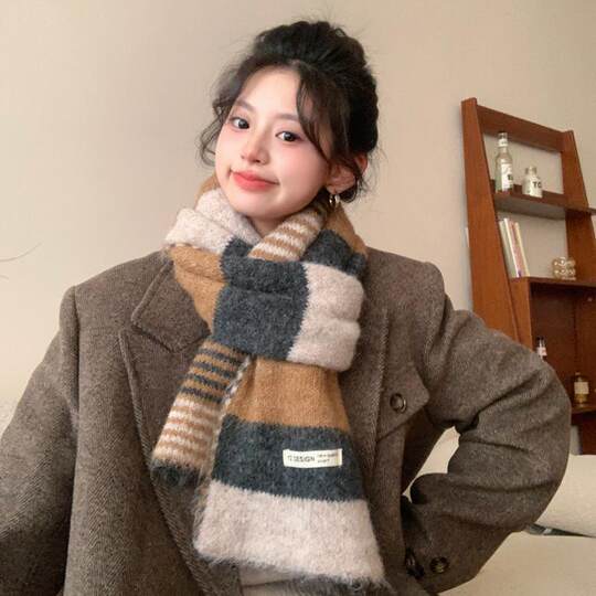 2025 New Style Color-Blocking Knitted Striped Wool Scarf for Women, Autumn and Winter Korean Version, Versatile, Thickened, Warm Neck Scarf