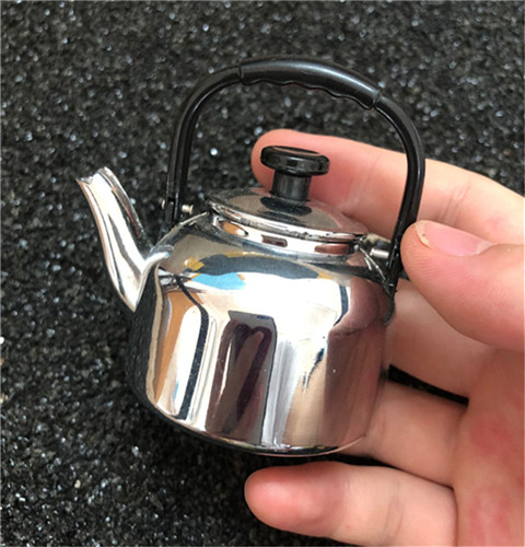 Mới lạ nhẹ cá tính sáng tạo bơm hơi mini vise Coke nhẹ rung cùng đoạn để gửi bạn trai - Bật lửa bật lửa đẹp