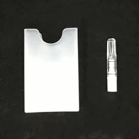 Один держатель сигарет и один