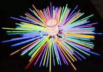 Glow sticks (with connectors) are available with a variety of fluorescent ring accessories. Luminous toys