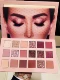 Tóc thứ hai! Huda beauty2018 bóng mắt mới Khay phấn mắt màu nude mới phấn mắt dạng thỏi