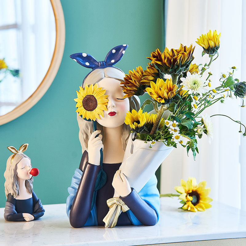 Nordic flower girl decorations creative ornaments porch light luxury home living room TV cabinet birthday housewarming gift