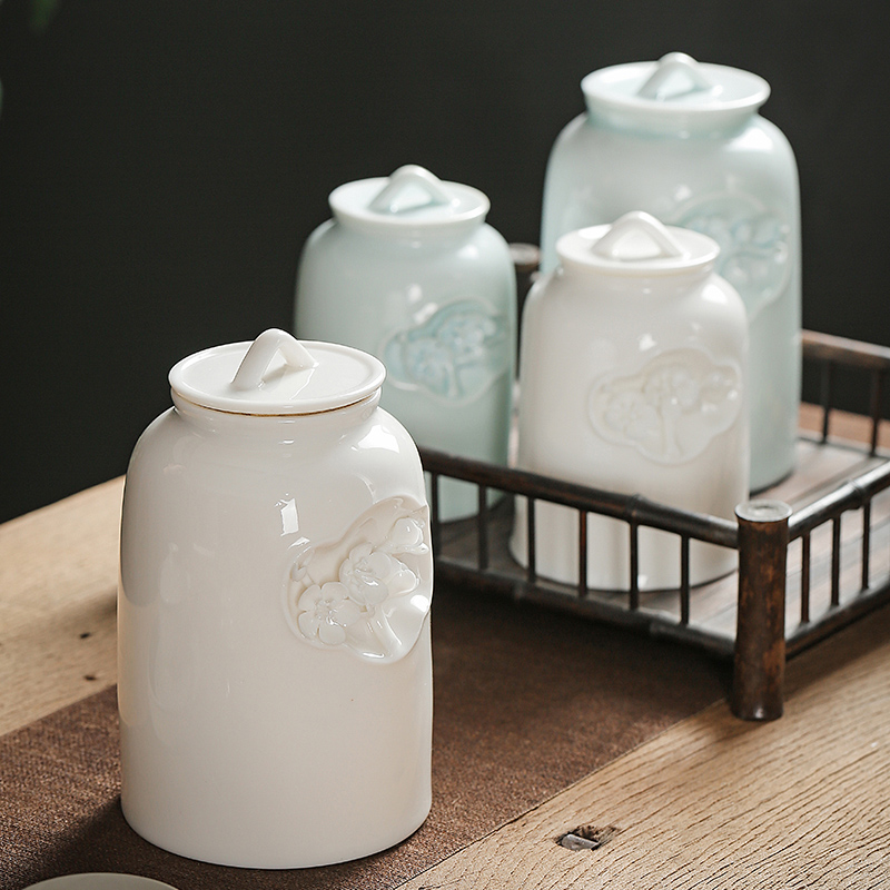 Friend is ceramic tea pot seal pot red green tea pu 'er tea storage tanks tieguanyin tea tins gift box