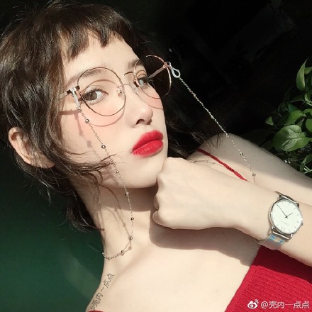 Các blogger được đề nghị bởi tên trộm của tôi! JudydoLL màu cam đơn sắc má hồng 10 # quyến rũ táo đỏ - Blush / Cochineal kem má